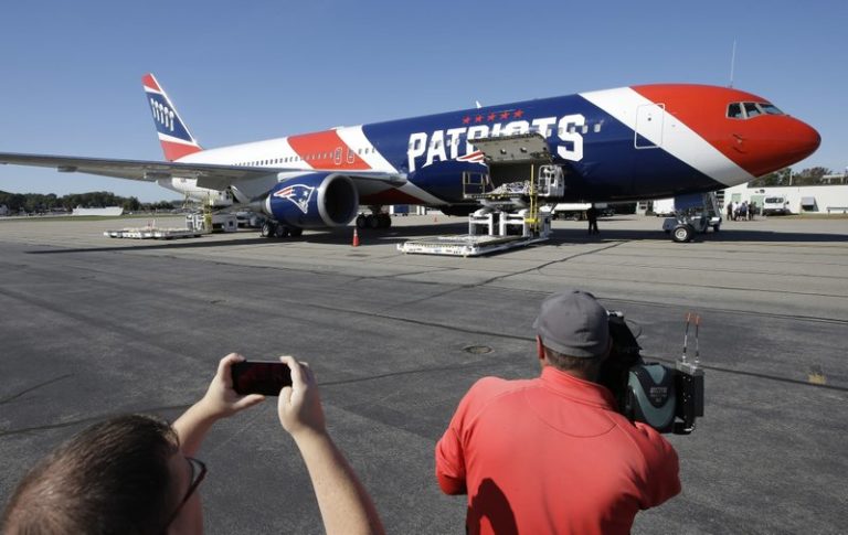 Avión de Patriots traerá un millón de mascarillas protectoras
