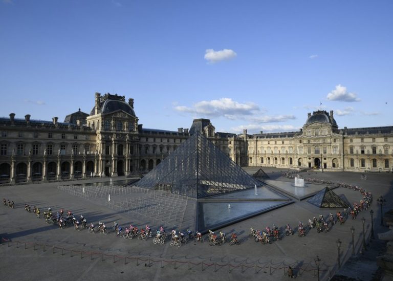Tour de Francia fue aplazado indefinidamente