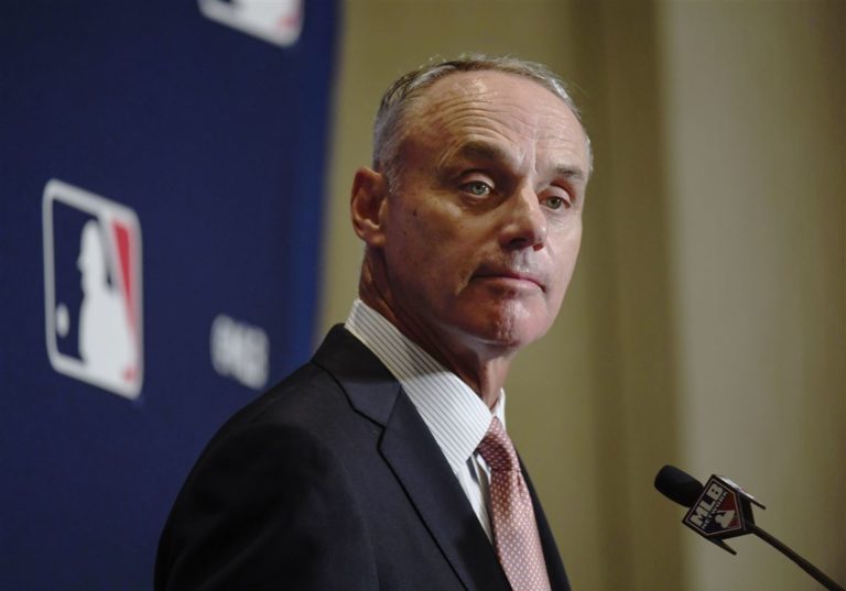 En la pelota | Manfred y sus agresiones al beisbol