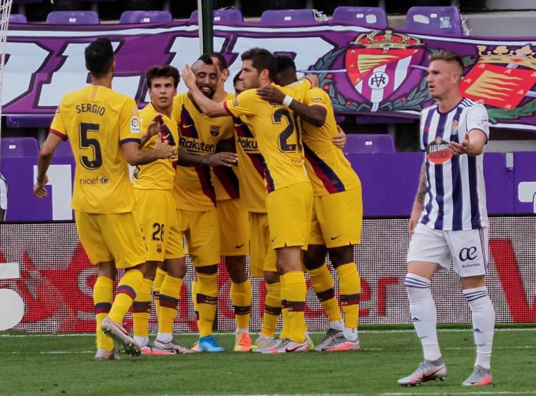 El Rey Arturo mantiene chance del Barcelona