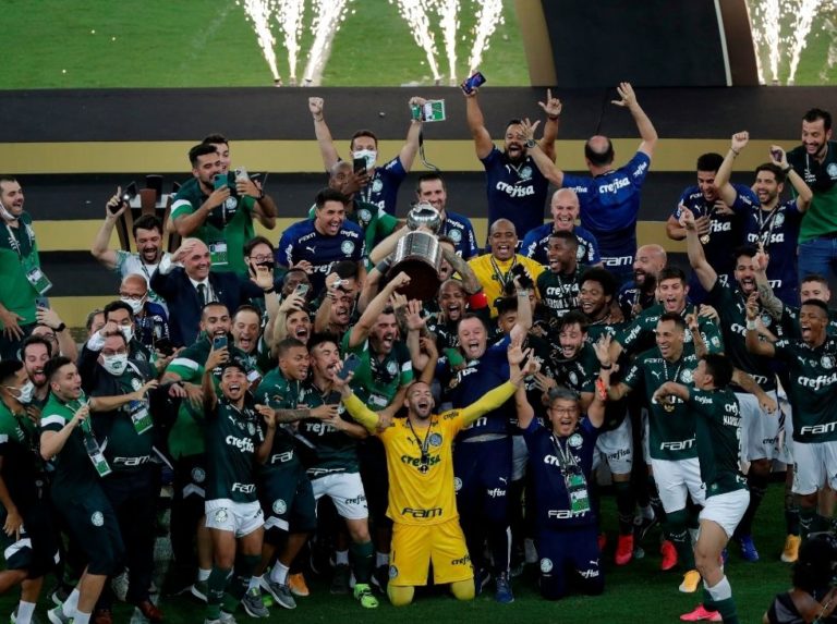 Camiseta 10 | Añoranzas por el fútbol de ingenio