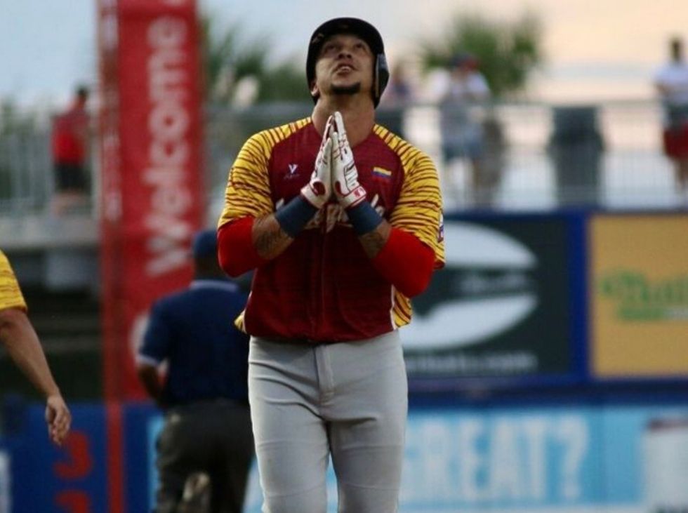 Venezuela cargÃ³ con la derrota en lluvia de batazos ante