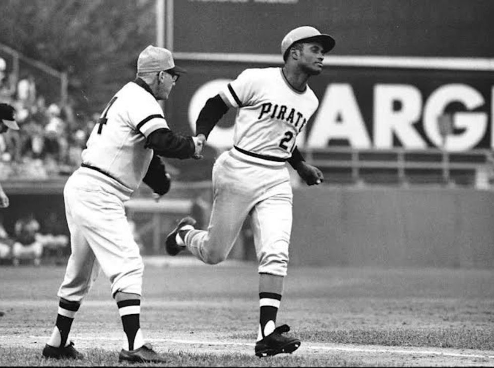 En la pelota Babe Ruth relegado al banco en su primera Serie Mundial En la pelota Babe Ruth relegado al banco en su primera Serie Mundial
