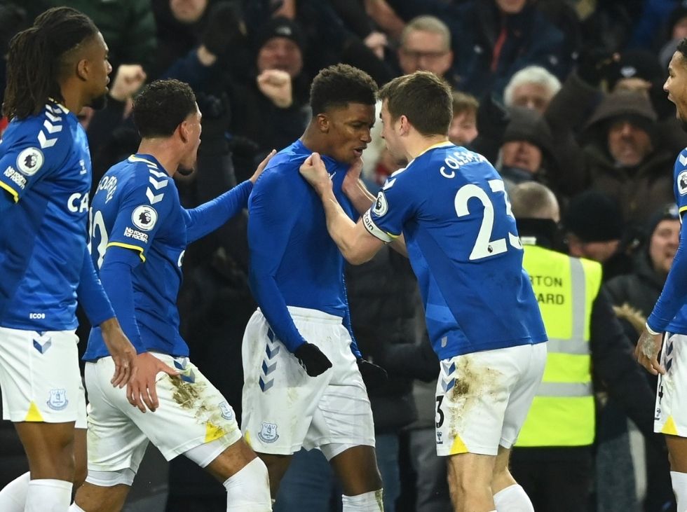 Everton cortó su racha de derrotas ante el Arsenal