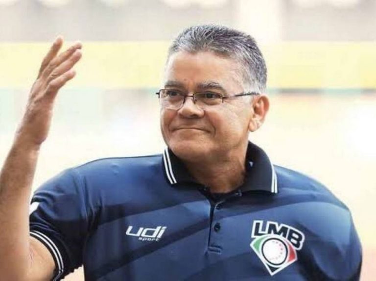 En la pelota | Umpire borracho expulsado por sus tres compañeros