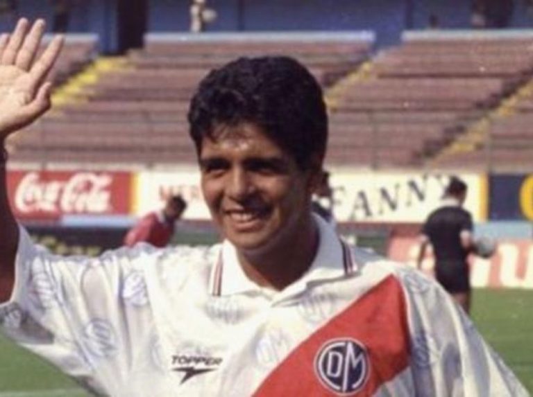 Camiseta 10 | Ahora recordamos a Lalo Maradona