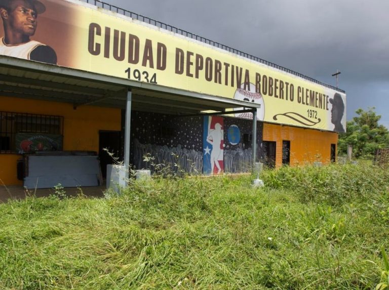 En la pelota | Ciudad Deportiva R. Clemente en ruinas