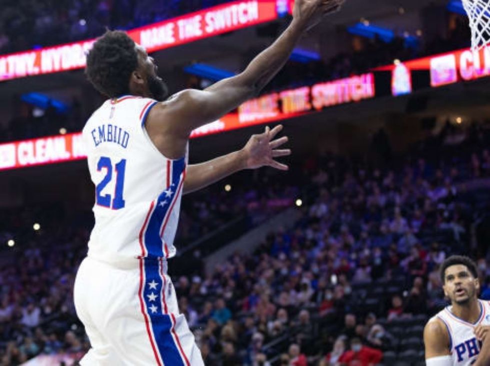 Joel Embiid (10) Joel Embiid