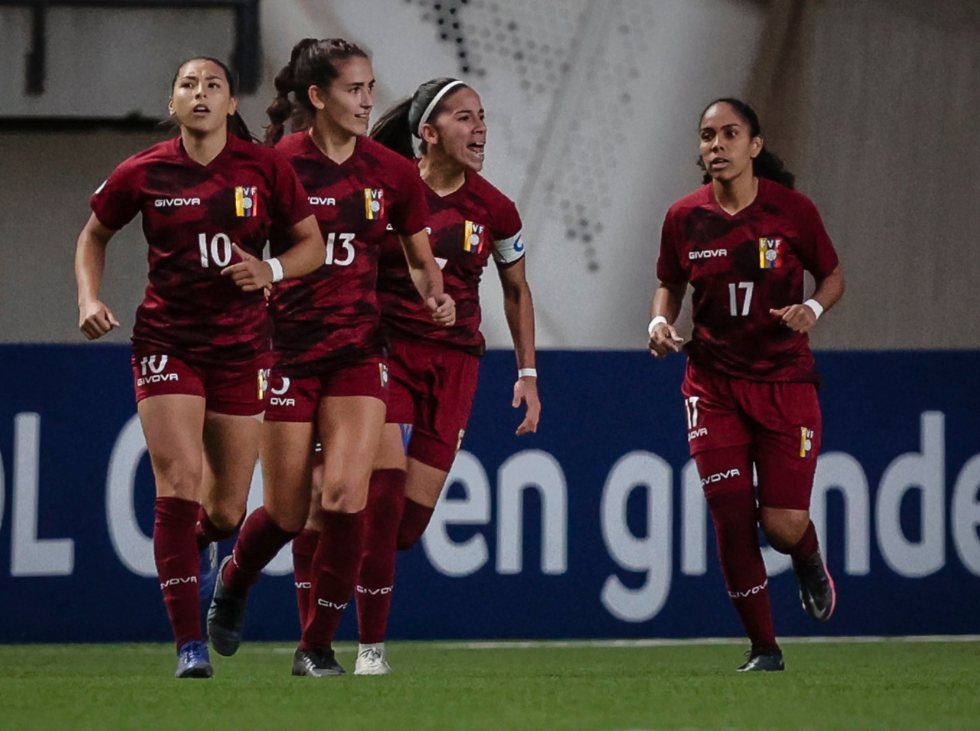 Vinotinto Femenina Su-20