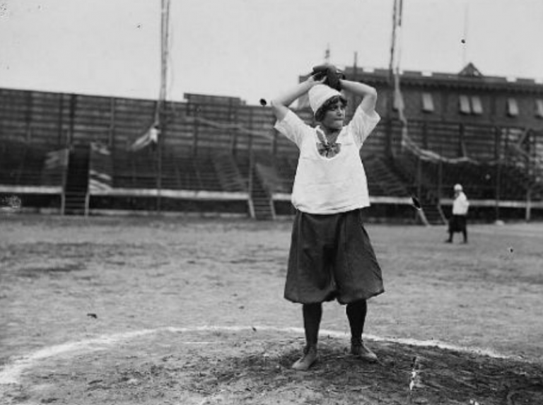 En la pelota | Hace más de cien años había damas jugadoras de beisbol