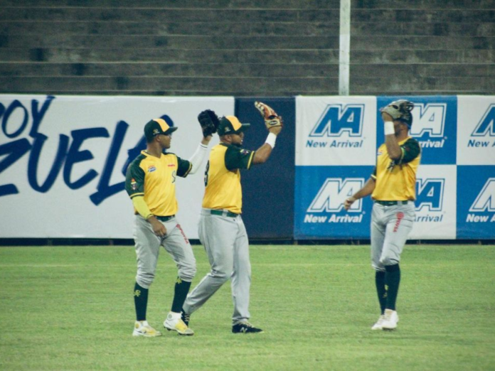 Samanes de Aragua Samanes