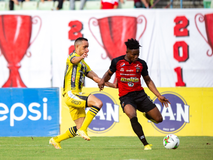 Caracas FC-Dvo. Táchira. (Foto: @caracas_fc)