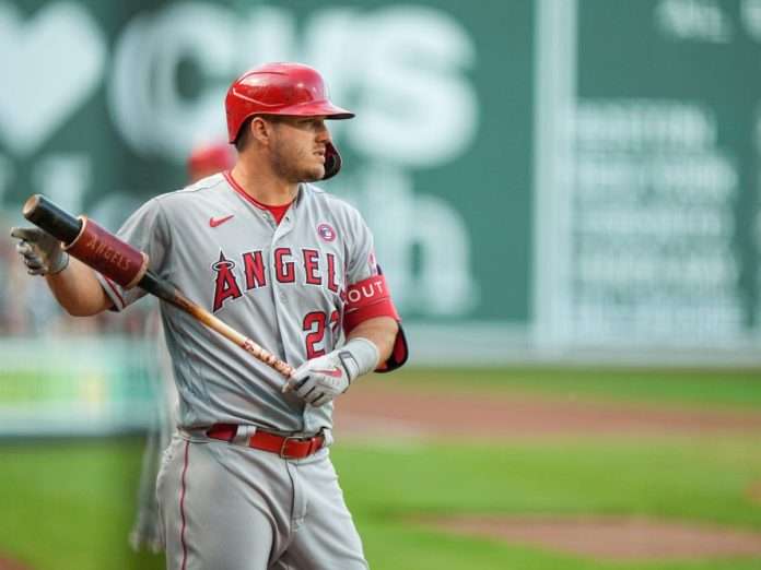 Mike Trout Mike Trout toma turnos