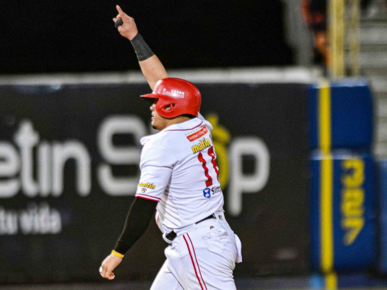 Cardenales evita la barrida ante Tiburones