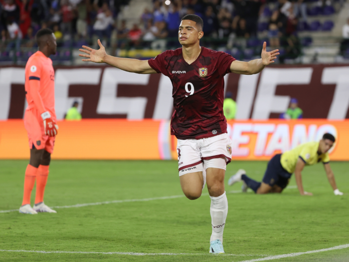 Kevin Kelsy vs Ecuador Kevin Kelsy vs Ecuador (Foto: EFE)