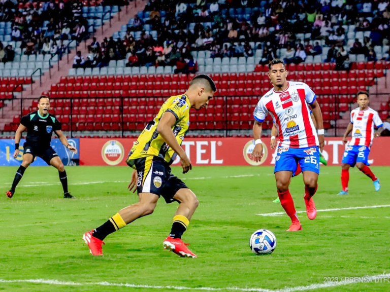 Táchira y Estudiantes se miden en primer duelo andino del año