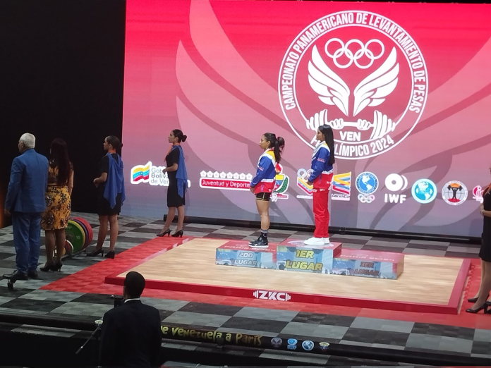 Victoria Tovar Victoria Tovar y Marianyeli Martínez. (Foto: @DeportesTeleSUR