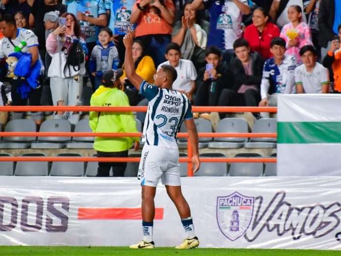 Salomón Rondón (Foto: @Tuzos) Salomón Rondón (Foto: @Tuzos)