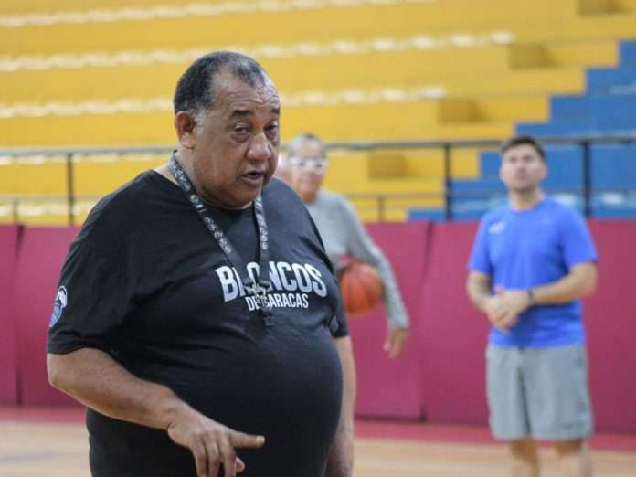 Néstor Salazar (Foto: Broncos de Caracas) Néstor Salazar (Foto: Broncos de Caracas)
