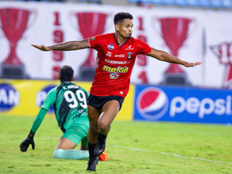 Caracas perdió a su goleador Edwuin Pernía