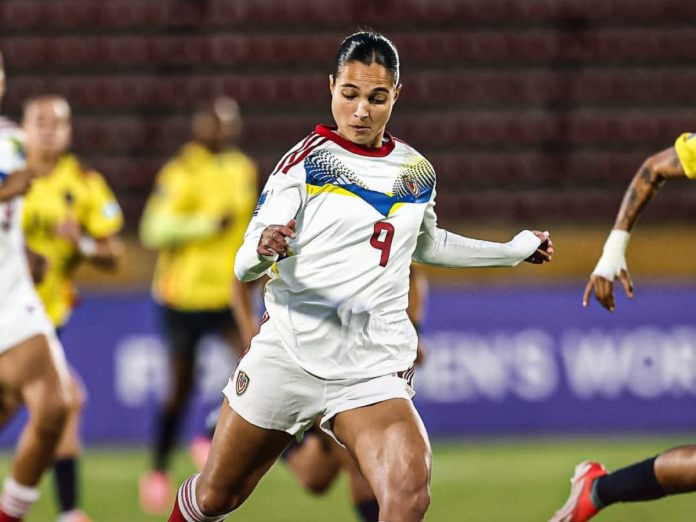 Vinotinto Femenina