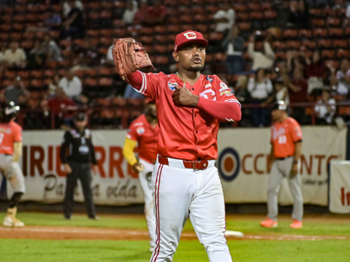 Adrián Almeida - Magallanes Adrián Almeida. (Foto: Daniel Sosa/Prensa Cardenales de Lara) reforzará al Magallanes