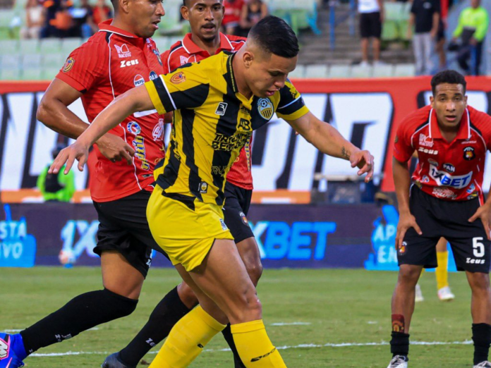 Dvo Táchira Caracas FC vs Deportivo Táchira. (Foto: @DvoTachira)