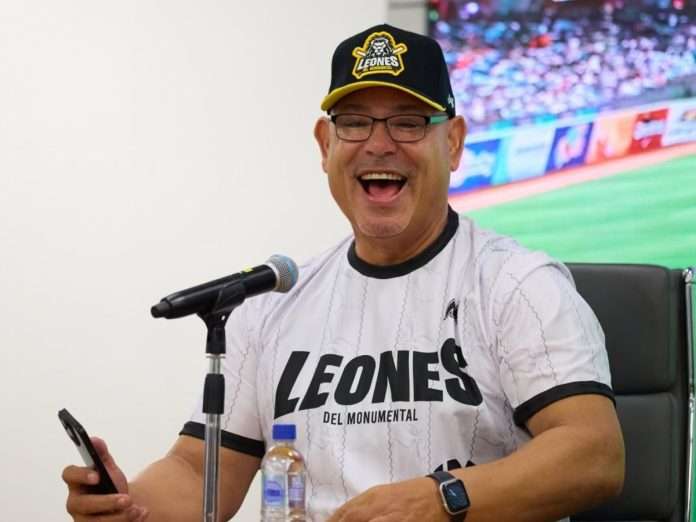 Carlos Baerga (Foto: Prensa Liga Monumental)