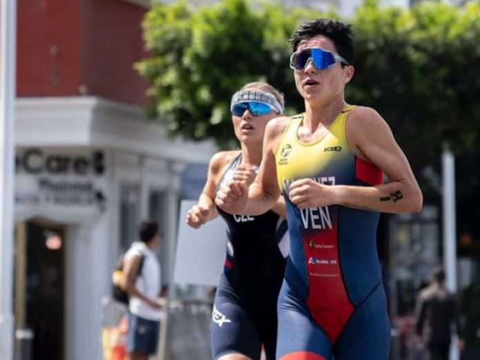 Triatletas (Foto: Mindeporte)