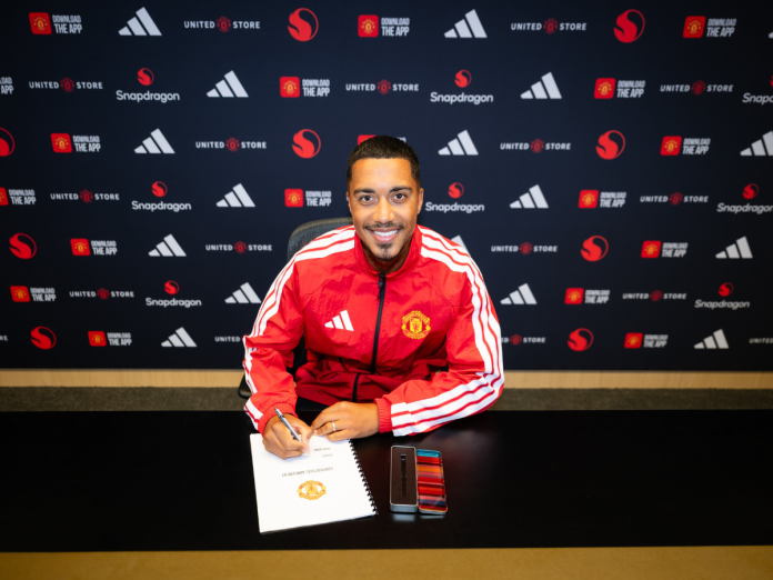 El Manchester United fichó al mediocampista belga Youri Tielemans