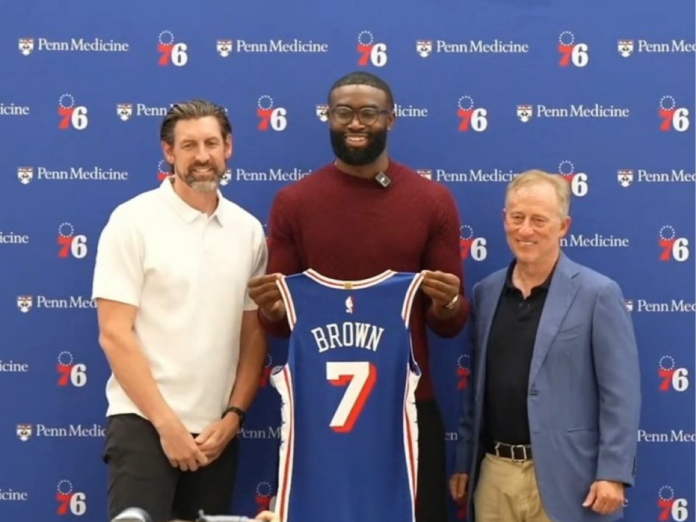 Jaylen Brown fue presentado por los 76ers