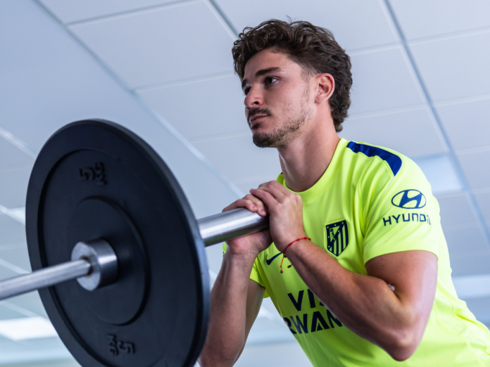 Julián Álvarez entrena con el Atlético de Madrid (26-27)