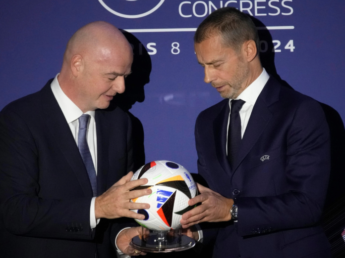 Gianni Infantino, presidente de la FIFA (izquierda) y Aleksander Ceferin, presidente de la UEFA (derecha) Gianni Infantino, presidente de la FIFA (izquierda) y Aleksander Ceferin, presidente de la UEFA (derecha)