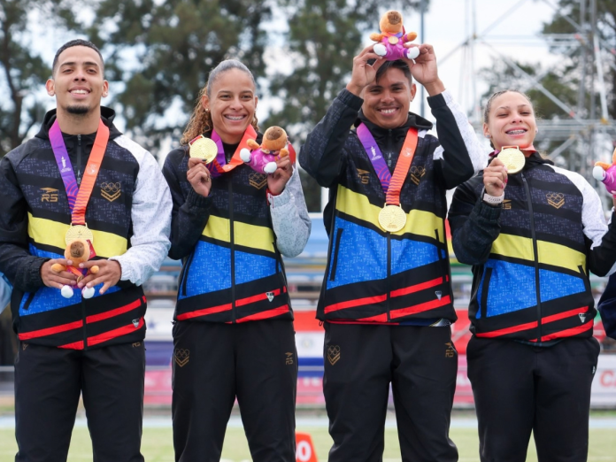 Relevo 4x100 Bryant Álamo, Orangys Jiménez, Alexis Nieves y Glanyernis Guerra. (Foto: Mindeporte)