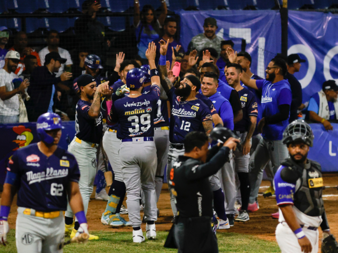 Navegantes del Magallanes vs Tiburones de La Guaira. Estadio Universitario 2025-26 Navegantes del Magallanes vs Tiburones de La Guaira. Estadio Universitario 2025-26